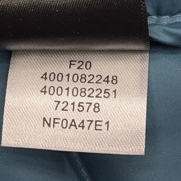 The North Face Alpz 2.0 550 Goose Down Vest Womens S Camo Blue Quilted Gorpcore - Picture 13 of 13